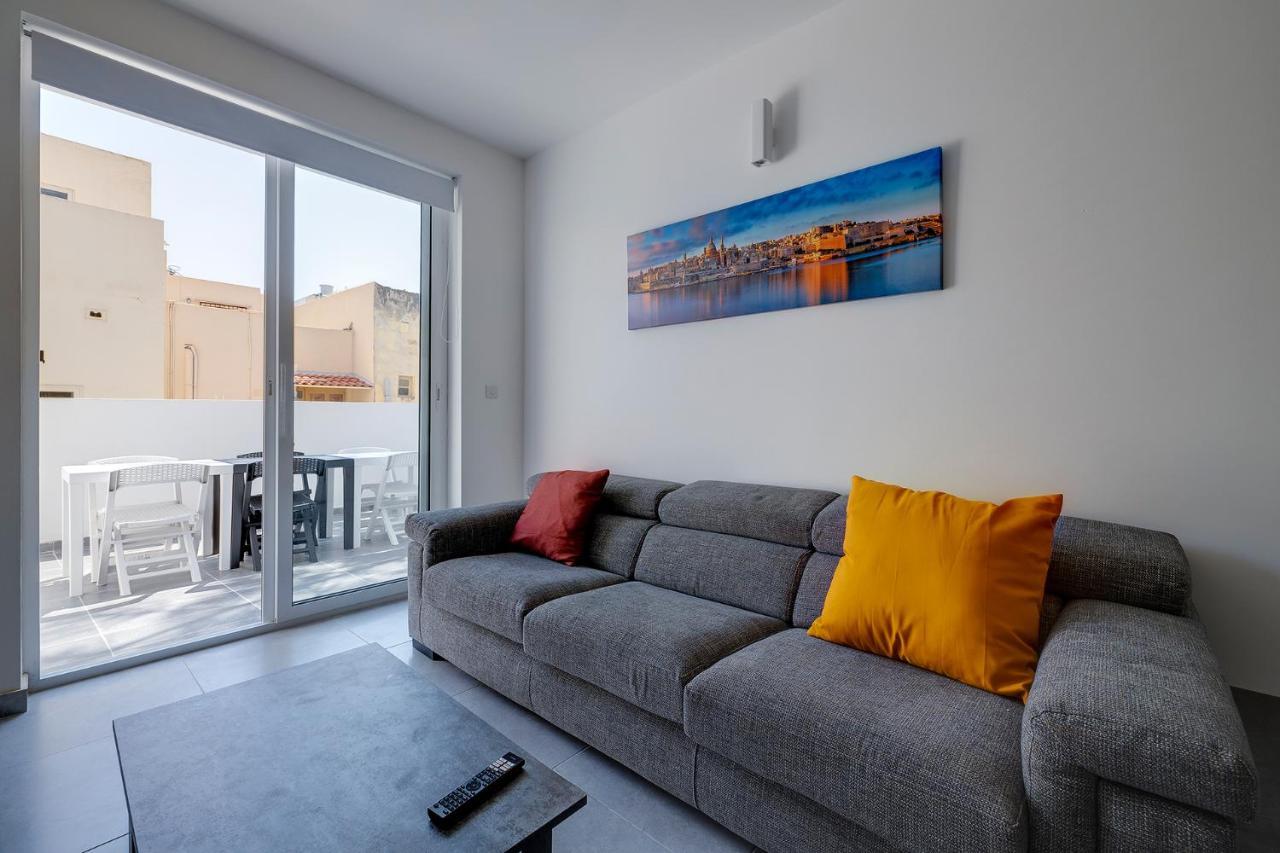 Central Sliema 3-Bedroom Retreat Exterior photo
