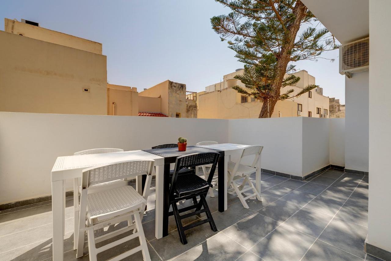 Central Sliema 3-Bedroom Retreat Exterior photo