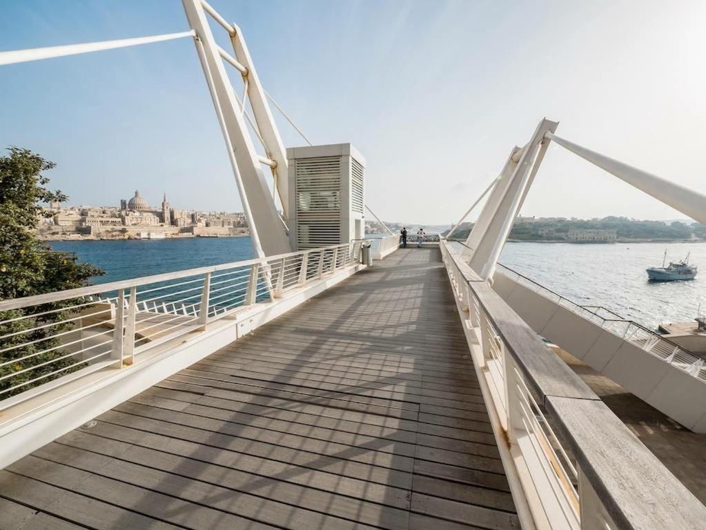 Central Sliema 3-Bedroom Retreat Exterior photo